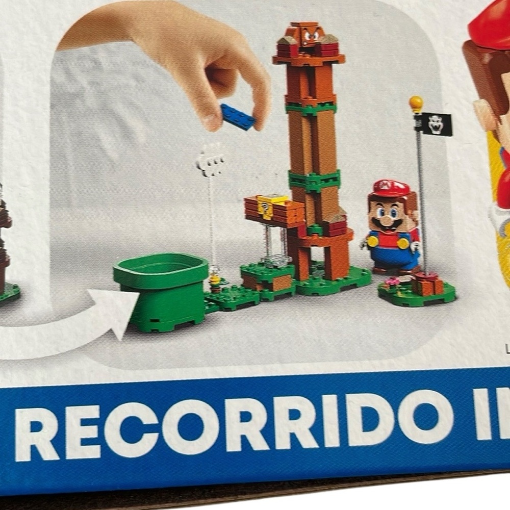 LEGO Super Mario Adventures with Mario Starter Course 71360 - Picture 3 of 8